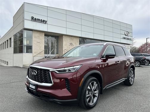 2024 INFINITI QX60 LUXE