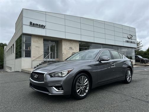 2023 INFINITI Q50 LUXE