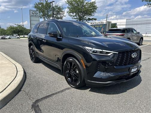 2025 INFINITI QX60 LUXE