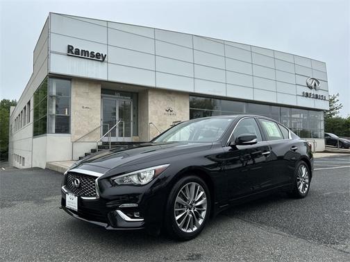 2022 INFINITI Q50 LUXE
