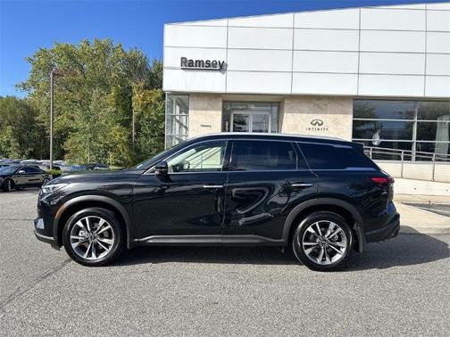 2025 INFINITI QX60 LUXE