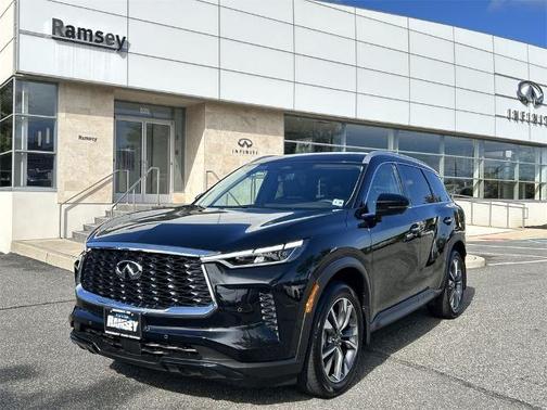 2025 INFINITI QX60 LUXE
