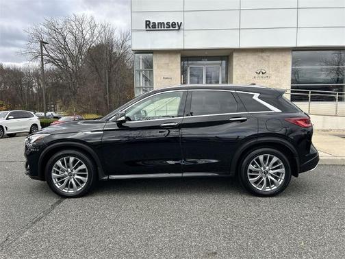 2025 INFINITI QX50 LUXE