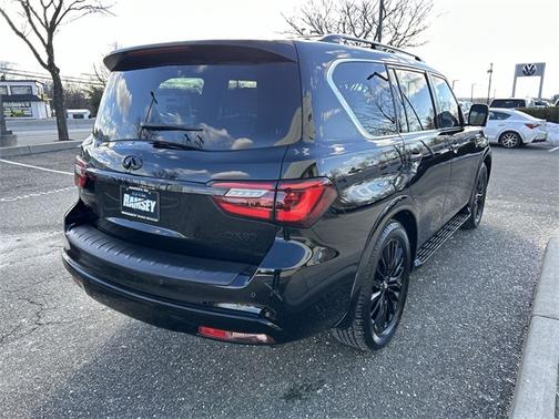 2023 INFINITI QX80 SENSORY