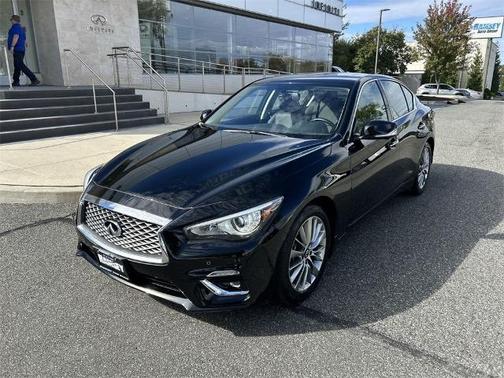 2023 INFINITI Q50 LUXE