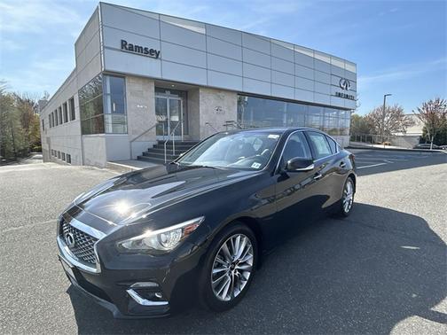 2022 INFINITI Q50 LUXE
