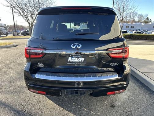 2024 INFINITI QX80 SENSORY