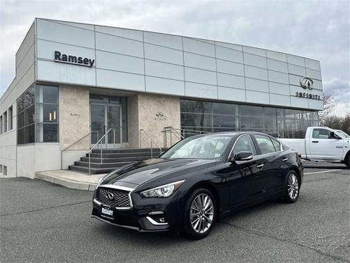 2022 INFINITI Q50 LUXE