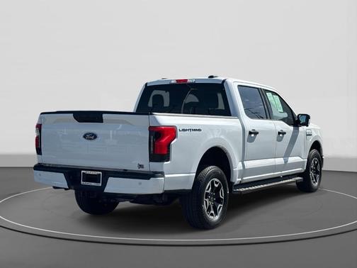 2023 Ford F-150 Lightning XLT
