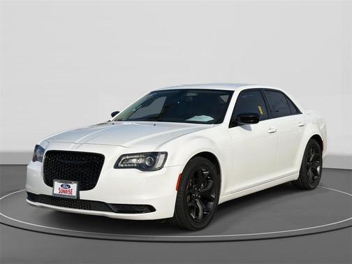 2022 Chrysler 300 Touring