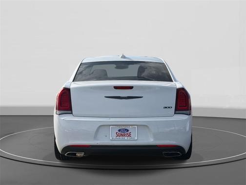2022 Chrysler 300 Touring
