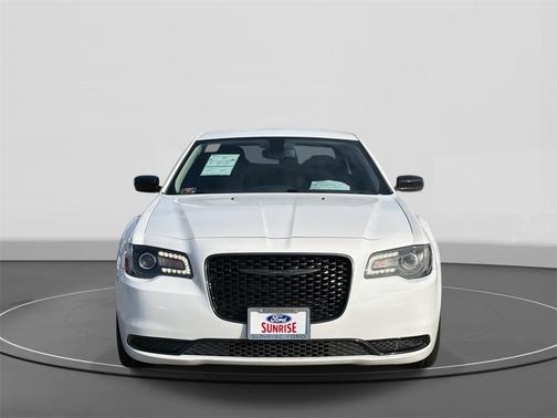 2022 Chrysler 300 Touring