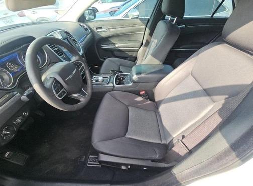 2022 Chrysler 300 Touring