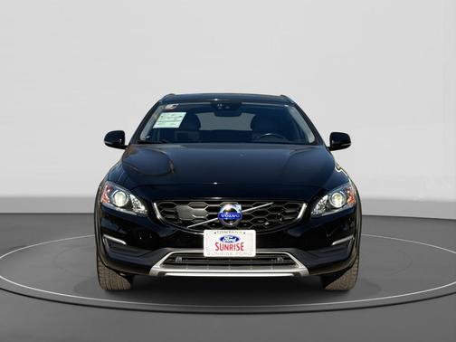 2016 Volvo V60 Cross Country T5 Platinum