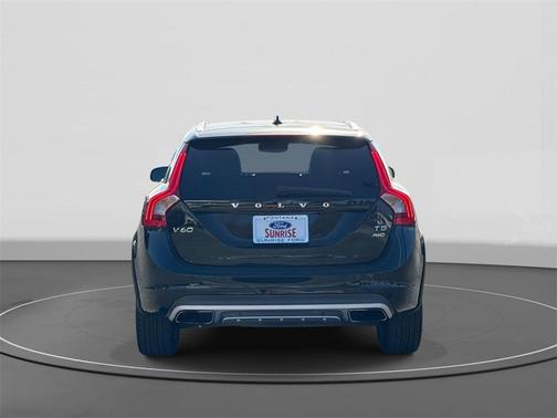 2016 Volvo V60 Cross Country T5 Platinum