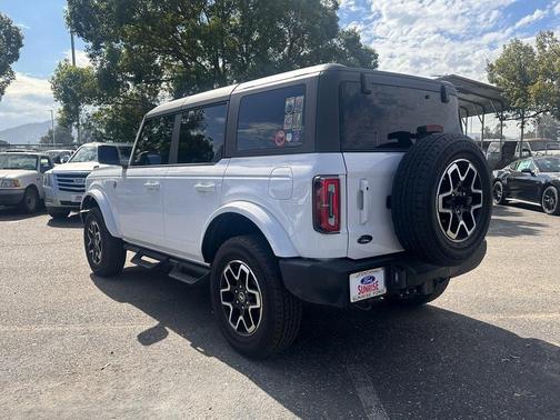 2024 Ford Bronco Outer Banks