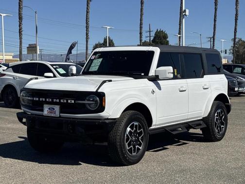 2024 Ford Bronco Outer Banks