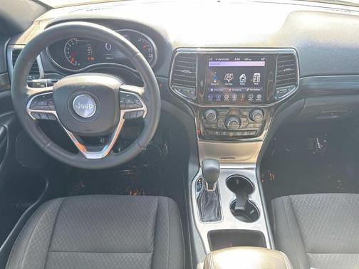 2019 Jeep Grand Cherokee Laredo E