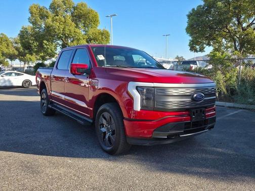 2022 Ford F-150 Lightning LARIAT