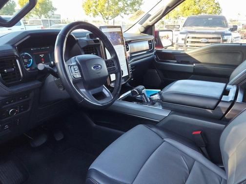 2022 Ford F-150 Lightning LARIAT