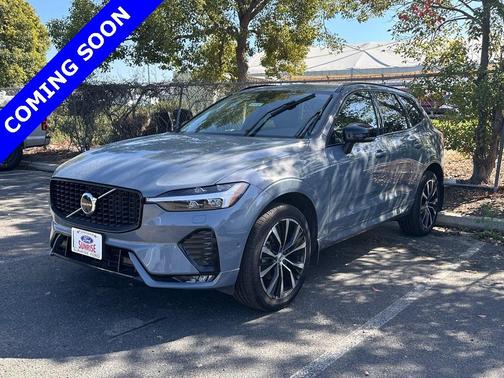 2024 Volvo XC60 B5 Plus Dark Theme