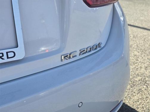 2017 Lexus RC 200t Base