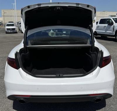 2022 Alfa Romeo Giulia Ti