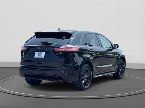 2023 Ford Edge SE