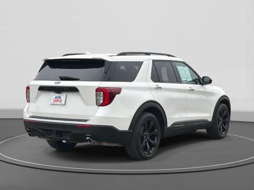 2023 Ford Explorer ST-Line