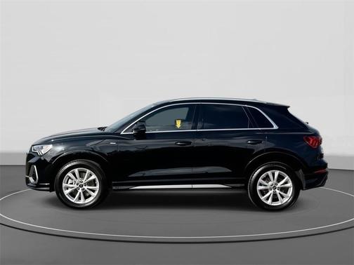 2023 Audi Q3 45 S line Premium