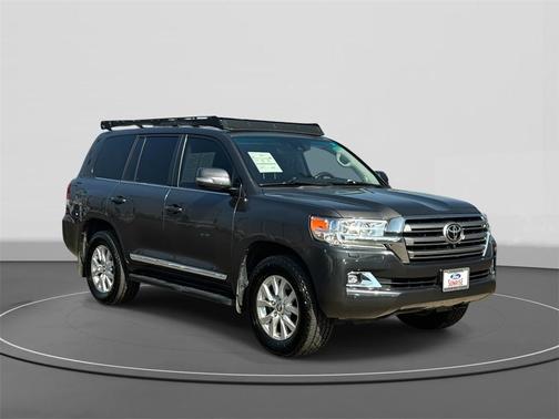 2017 Toyota Land Cruiser V8