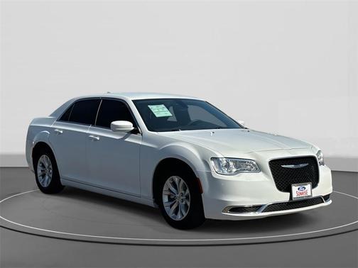 2023 Chrysler 300 Touring