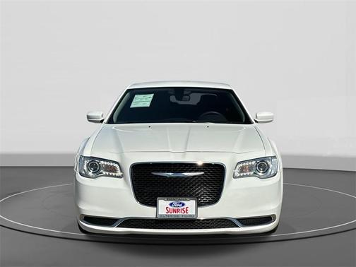 2023 Chrysler 300 Touring