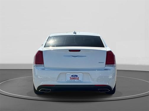2023 Chrysler 300 Touring