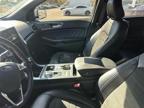 2022 Ford Edge ST Line