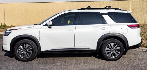 2022 Nissan Pathfinder SV