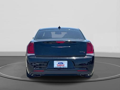 2022 Chrysler 300 S