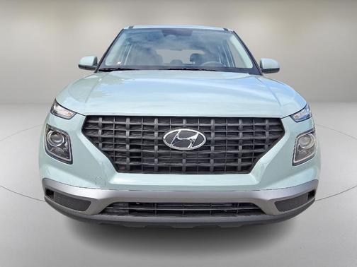 2025 Hyundai VENUE SE