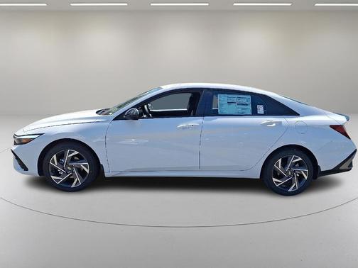 2025 Hyundai ELANTRA HEV SEL Sport
