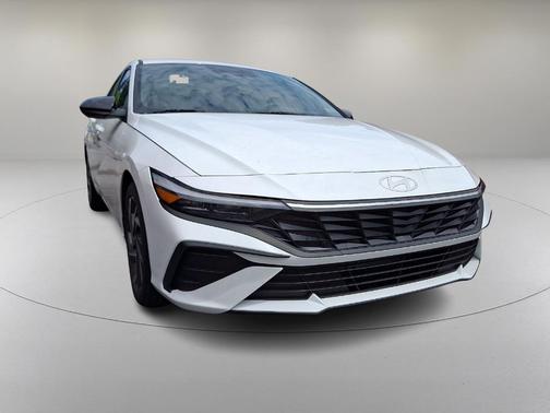 White 2025 Hyundai ELANTRA SEL Sport