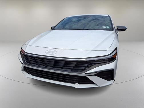 White 2025 Hyundai ELANTRA SEL Sport