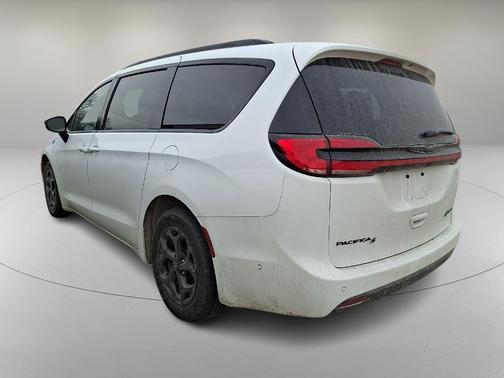 2025 Chrysler Pacifica Hybrid Select
