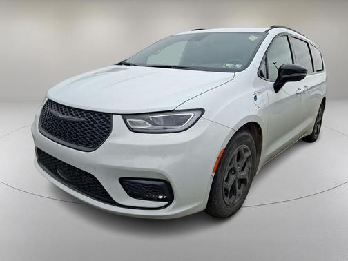 2025 Chrysler Pacifica Hybrid Select