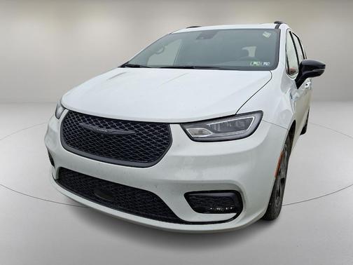 2025 Chrysler Pacifica Hybrid Select