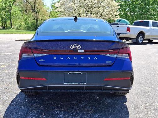 2025 Hyundai ELANTRA HEV SEL Sport