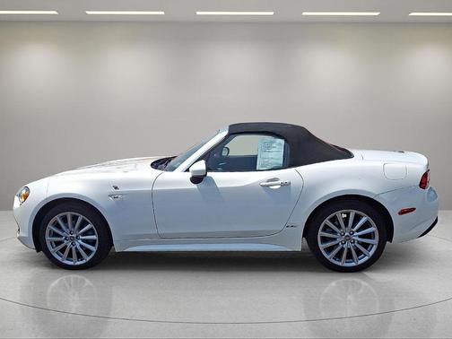 2017 FIAT 124 Spider Lusso