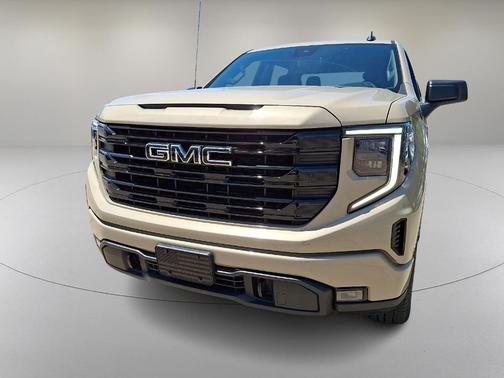 Desert Sand Metallic 2022 GMC Sierra 1500 Elevation