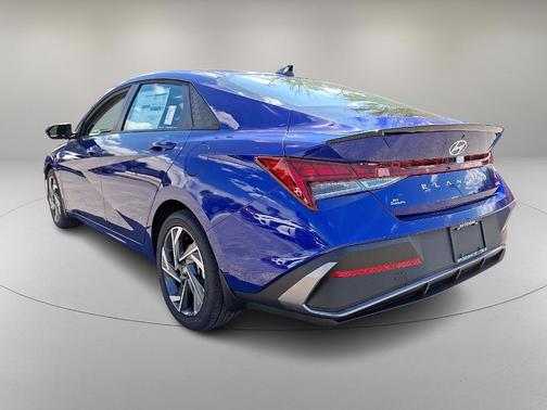 2025 Hyundai ELANTRA HEV SEL Sport