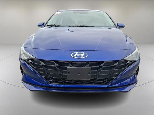 2023 Hyundai ELANTRA SE