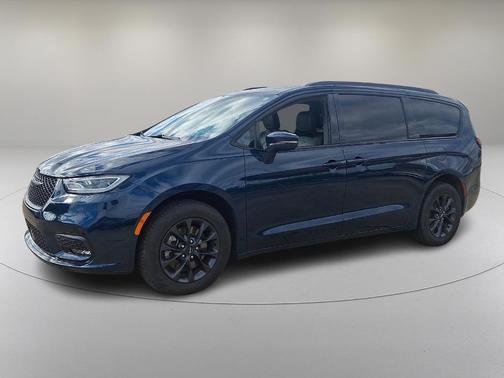 2022 Chrysler Pacifica Touring-L